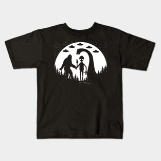 Bigfoot ufos  Nessie And Alien Kids T-Shirt